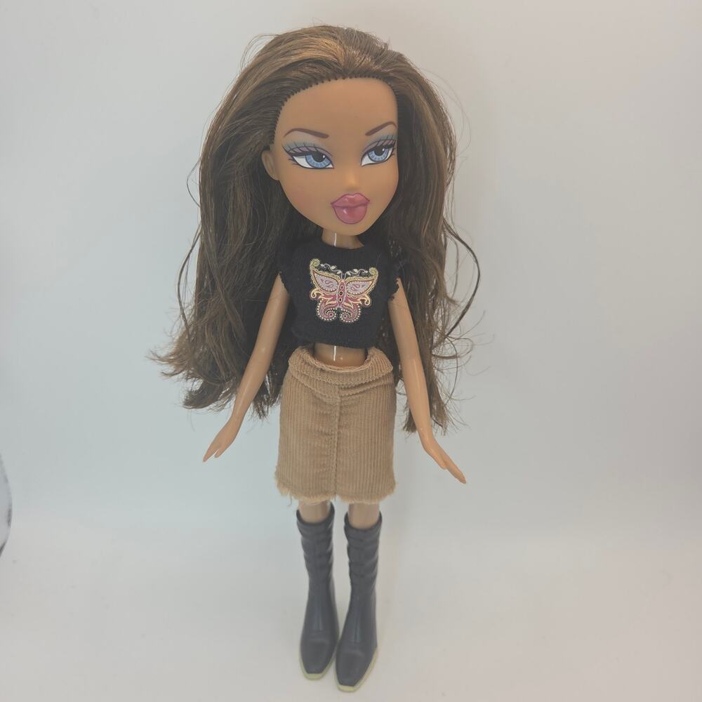 Vintage 2003 Bratz Super-Stylin' Runway Disco Formal Funk Nevra Doll + Outfit